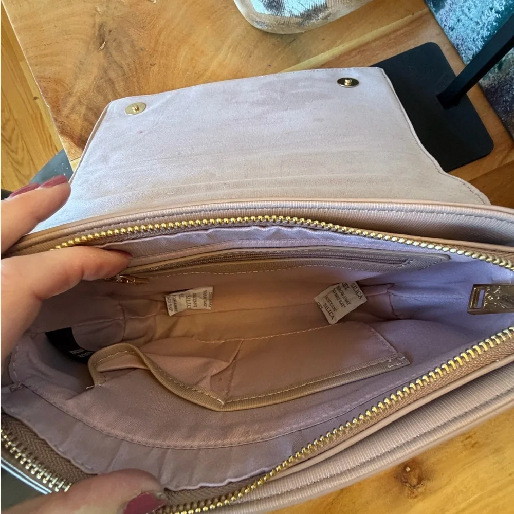 Badgley Mischka Glam Bow Crossbody‎ Clutch Vegan Leather Blush/Tan NWT